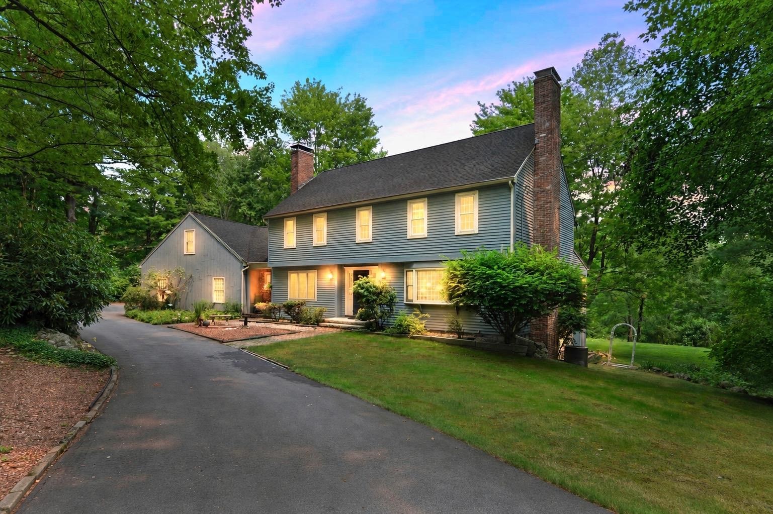 10 Candlewood Drive