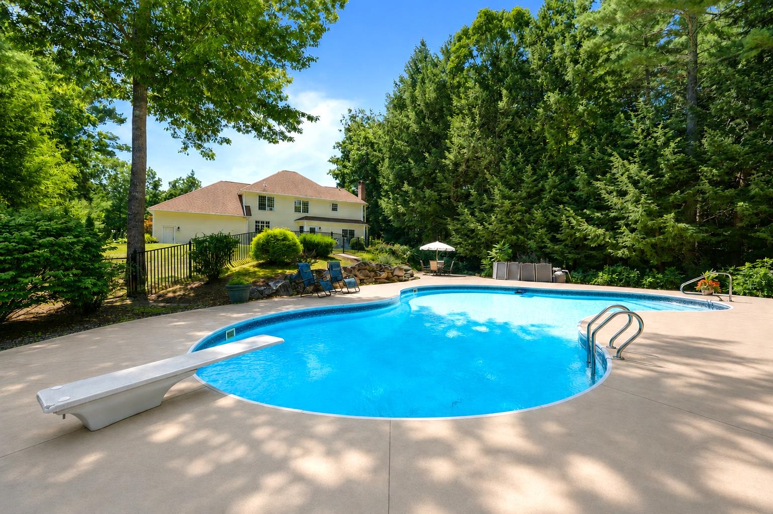 4 Monticello Drive