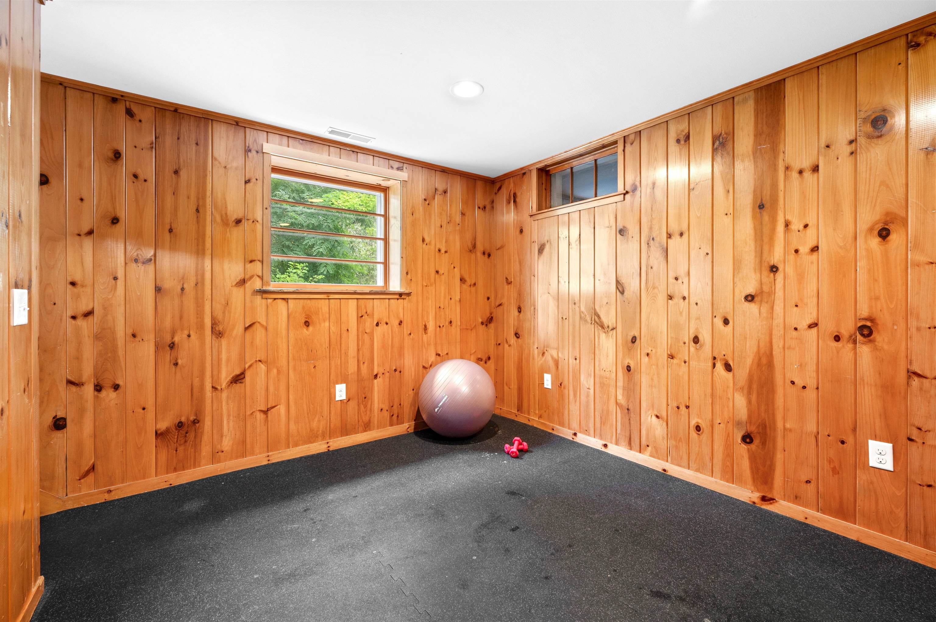 16 Hillside Drive