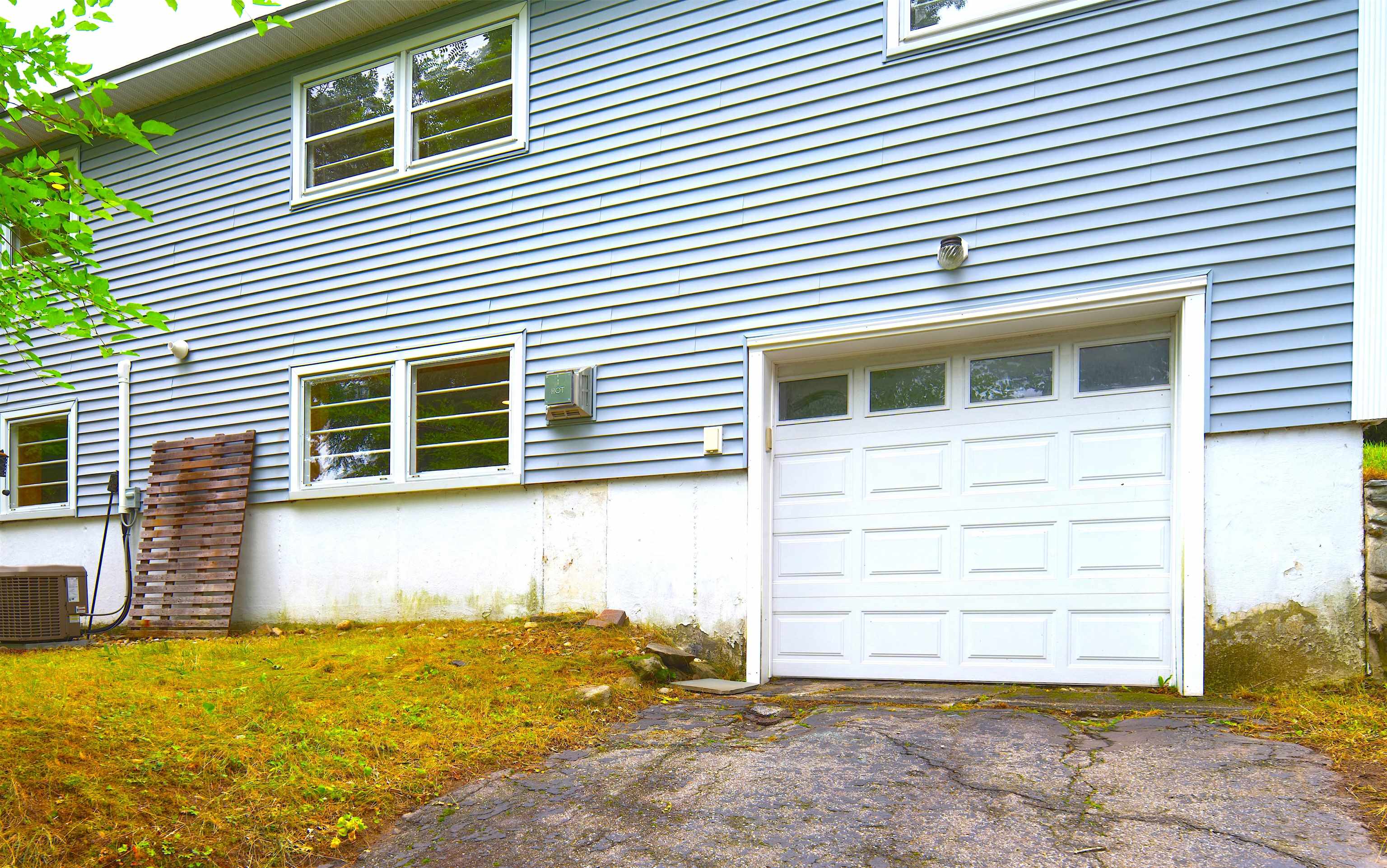 16 Hillside Drive