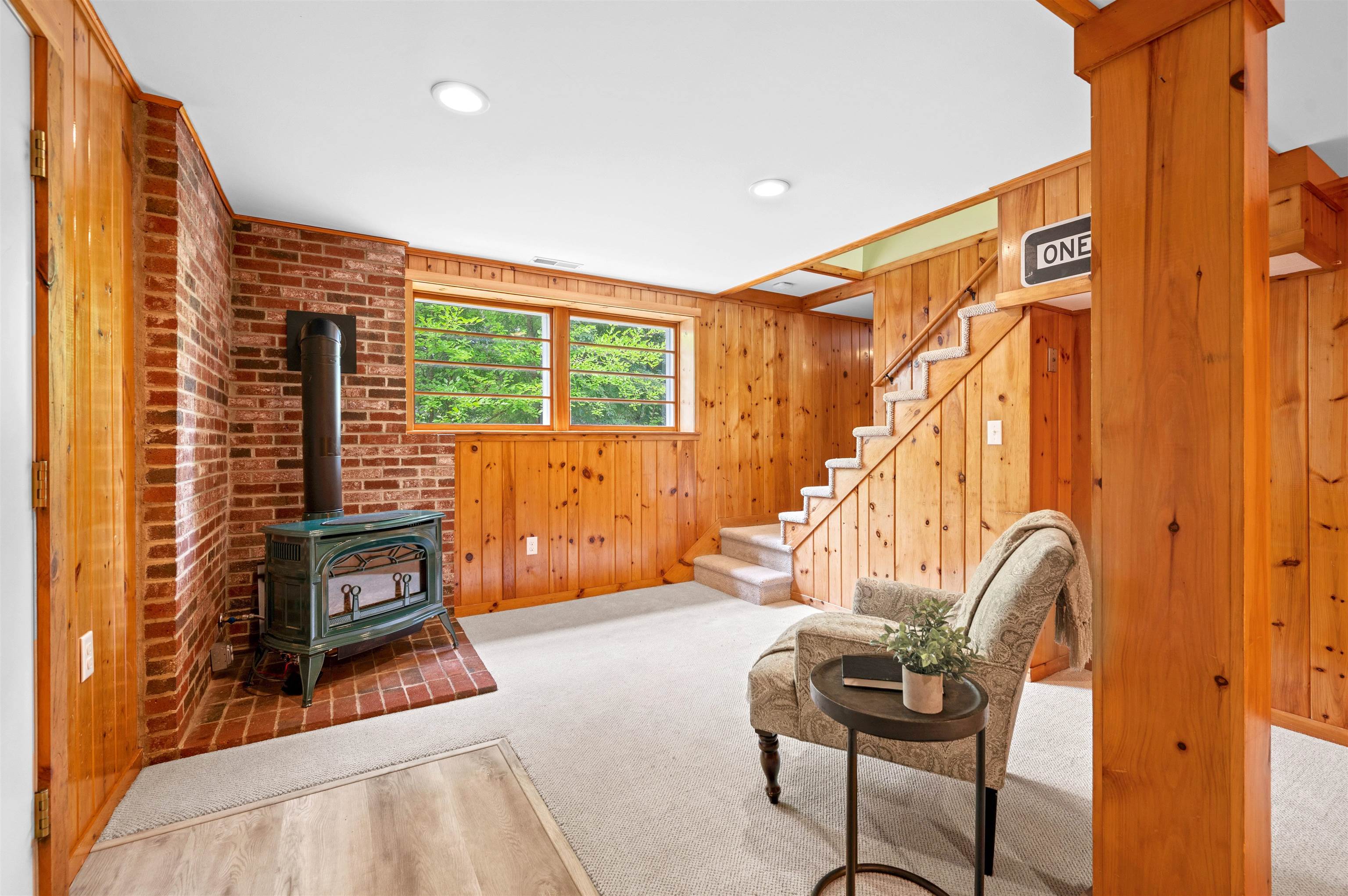 16 Hillside Drive
