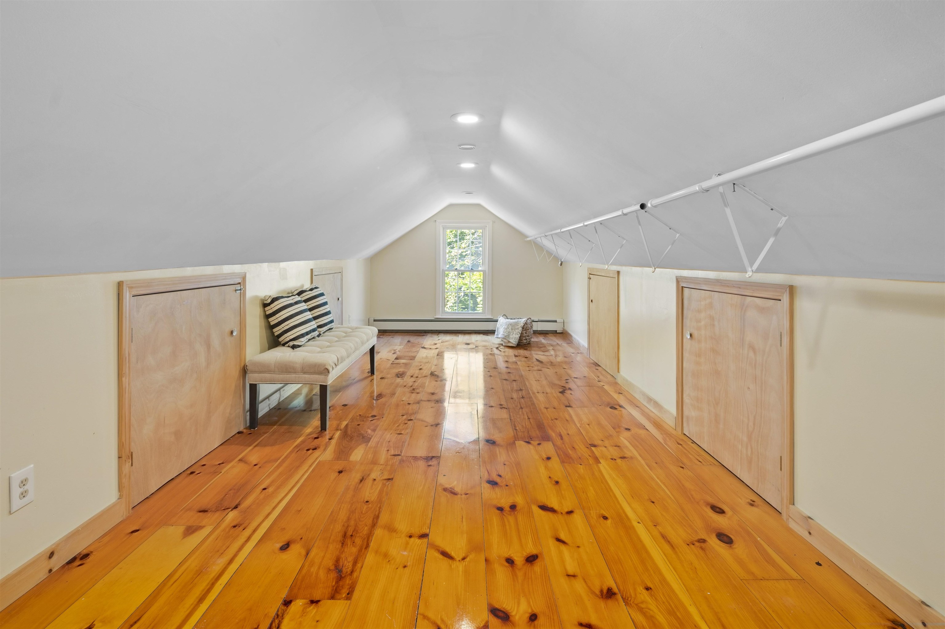 23 Williamsburg Drive