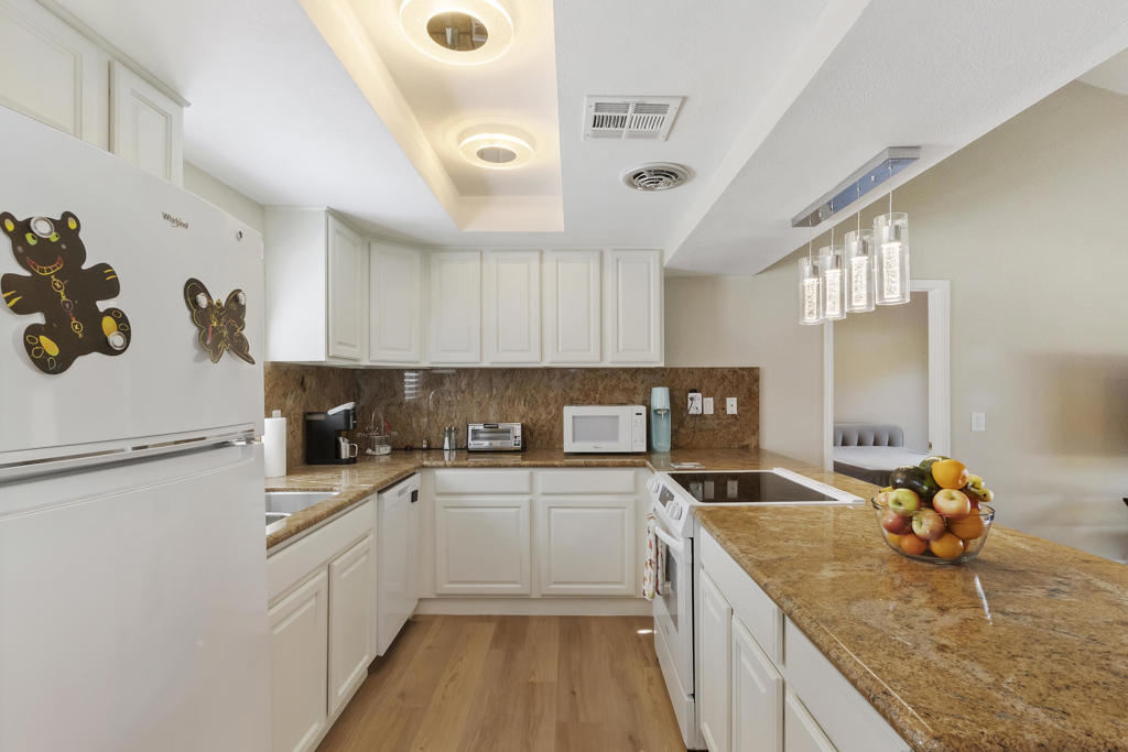 40576 Pebble Beach Circle