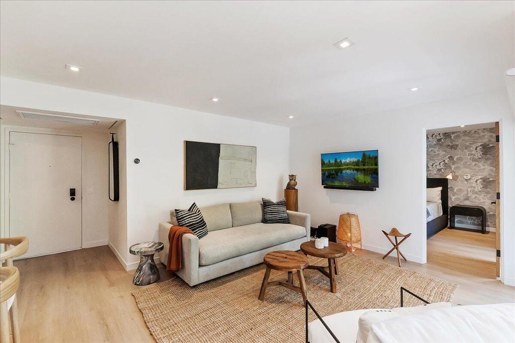 1510 S Camino Real 310a