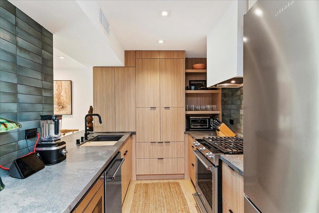 1510 S Camino Real 310a