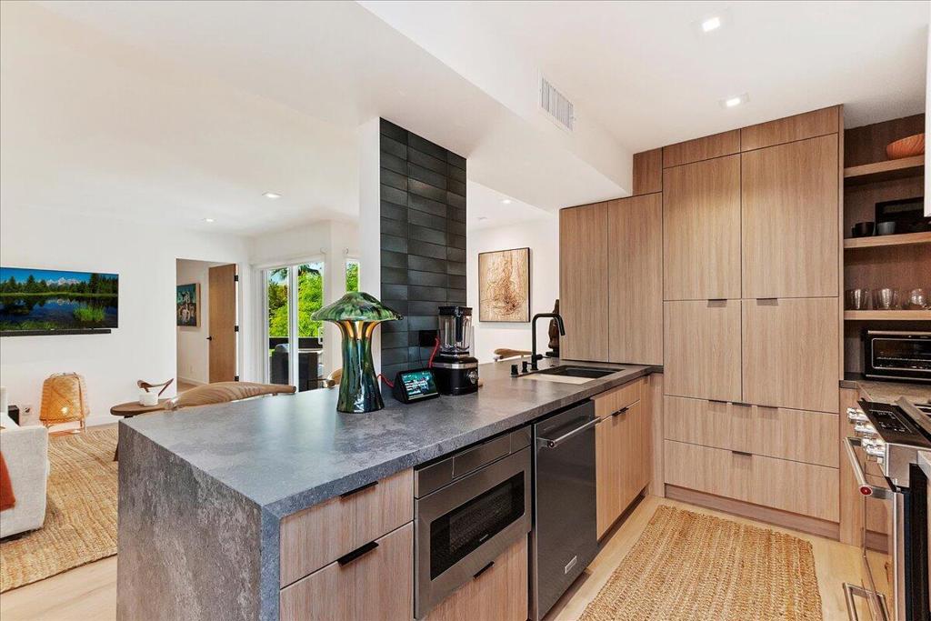 1510 S Camino Real 310a