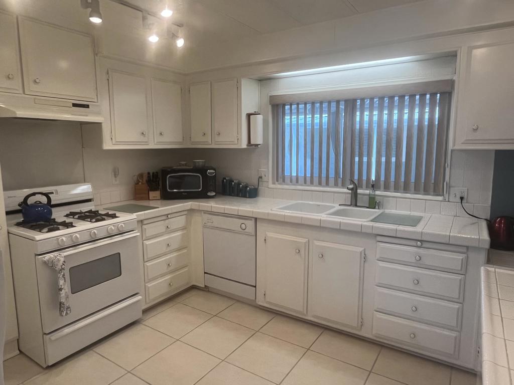 38680 Desert Greens Drive W