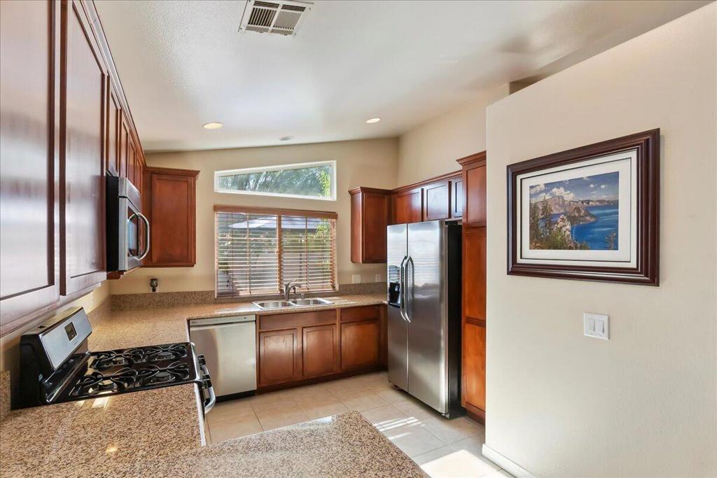 52945 Avenida Herrera