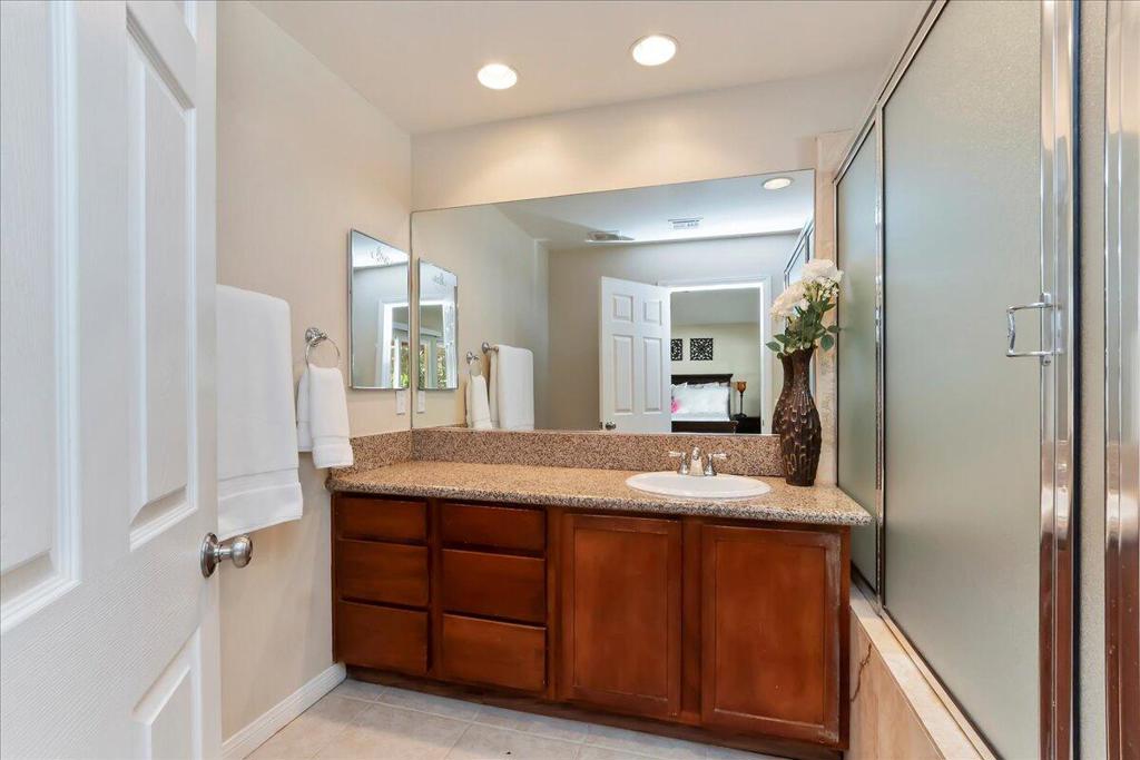 52945 Avenida Herrera