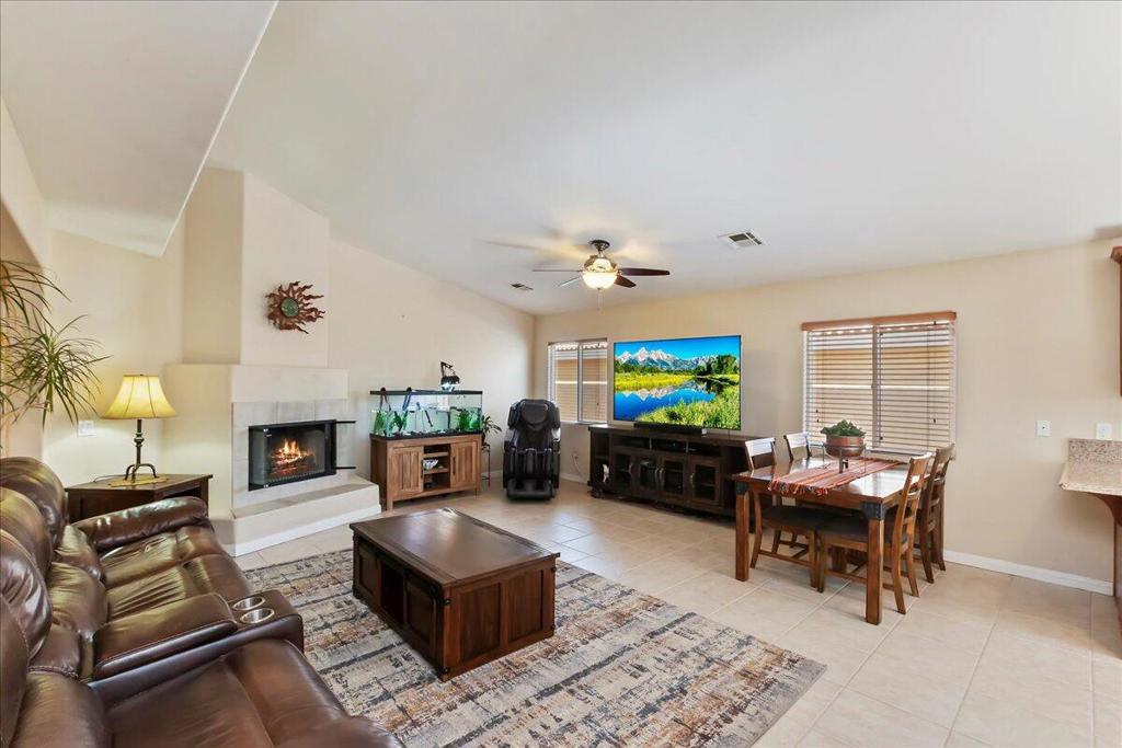 52945 Avenida Herrera