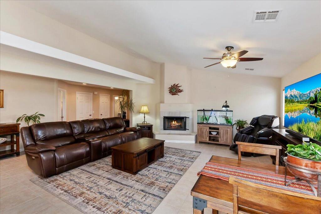 52945 Avenida Herrera