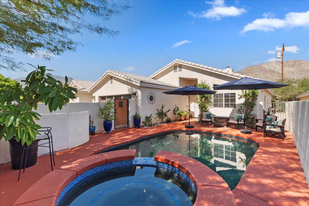 52945 Avenida Herrera