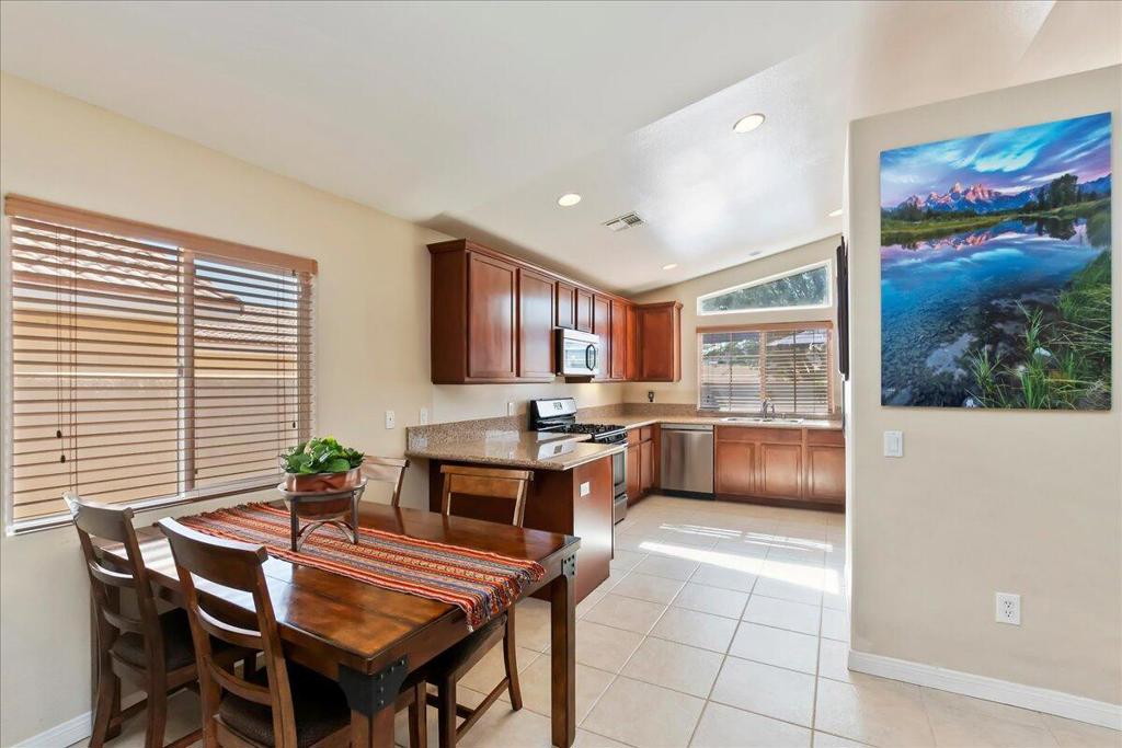 52945 Avenida Herrera