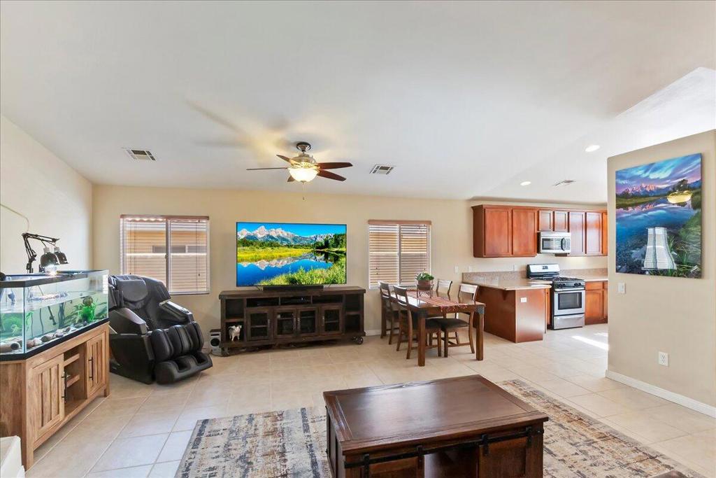 52945 Avenida Herrera
