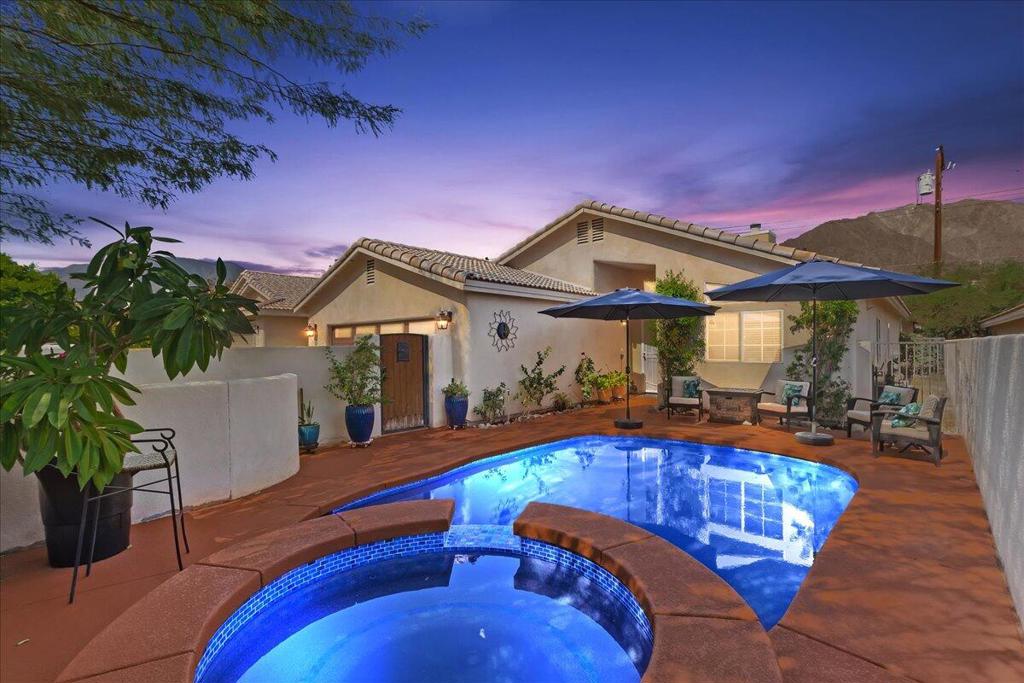 52945 Avenida Herrera