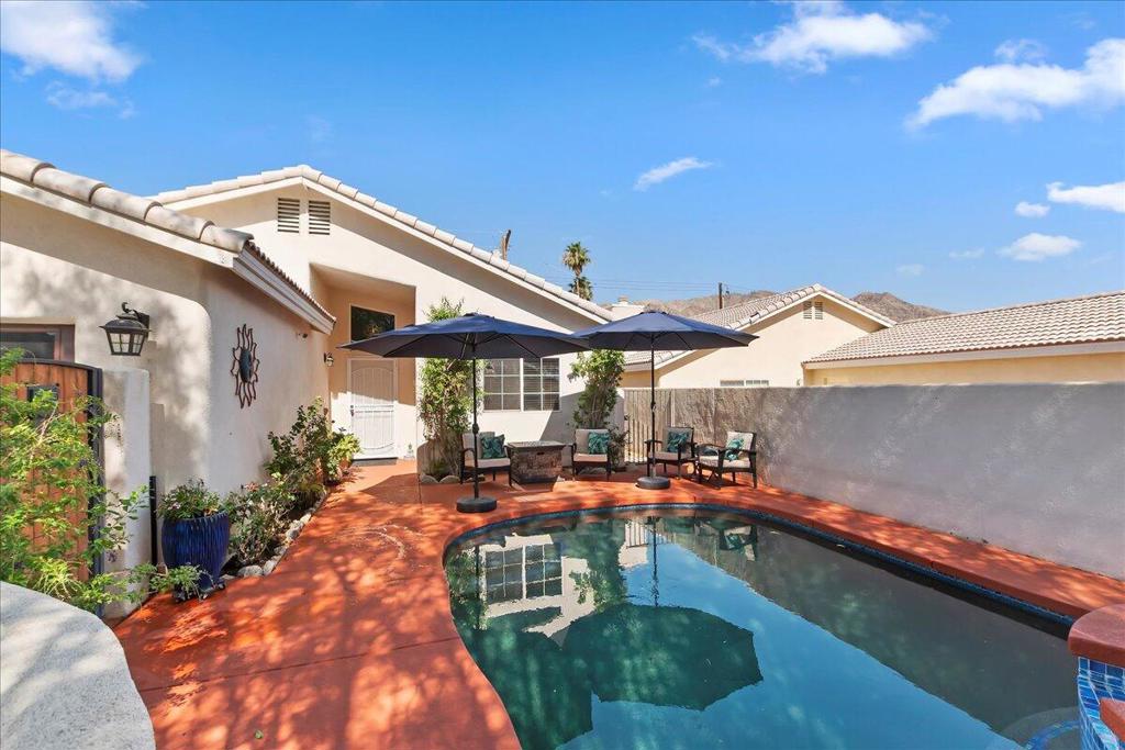 52945 Avenida Herrera