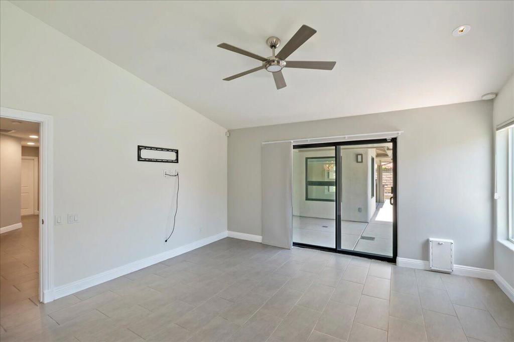 75307 La Cresta Drive