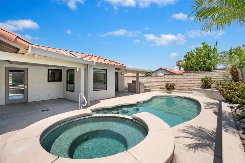 75307 La Cresta Drive