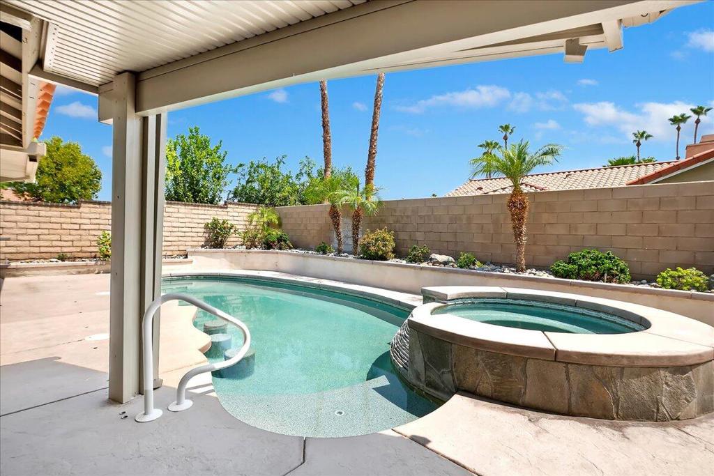 75307 La Cresta Drive