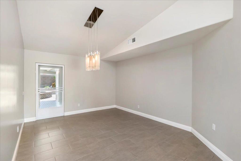 75307 La Cresta Drive