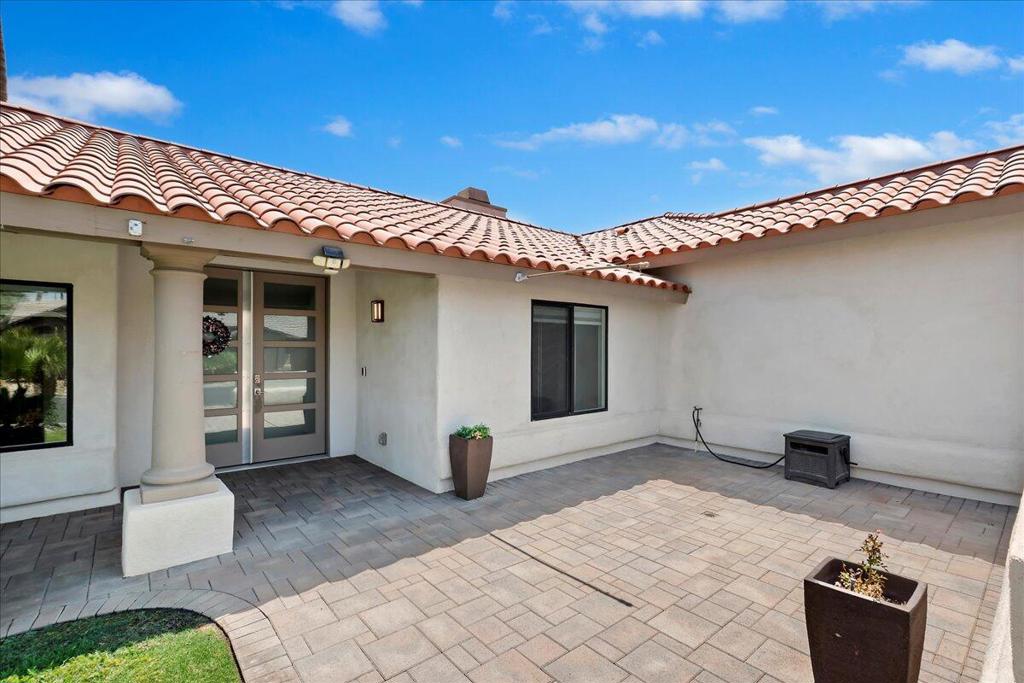 75307 La Cresta Drive