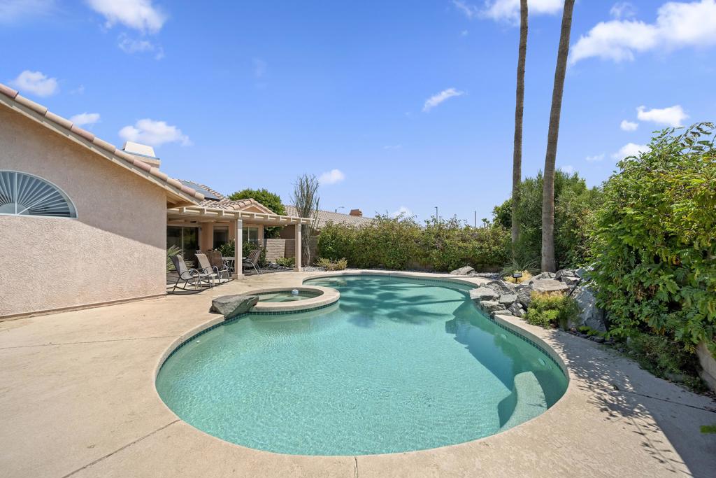 77469 Evening Star Circle