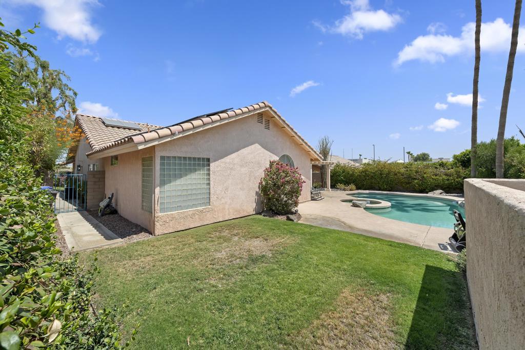 77469 Evening Star Circle