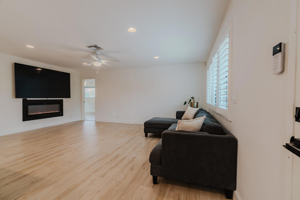 52801 Avenida Alvarado