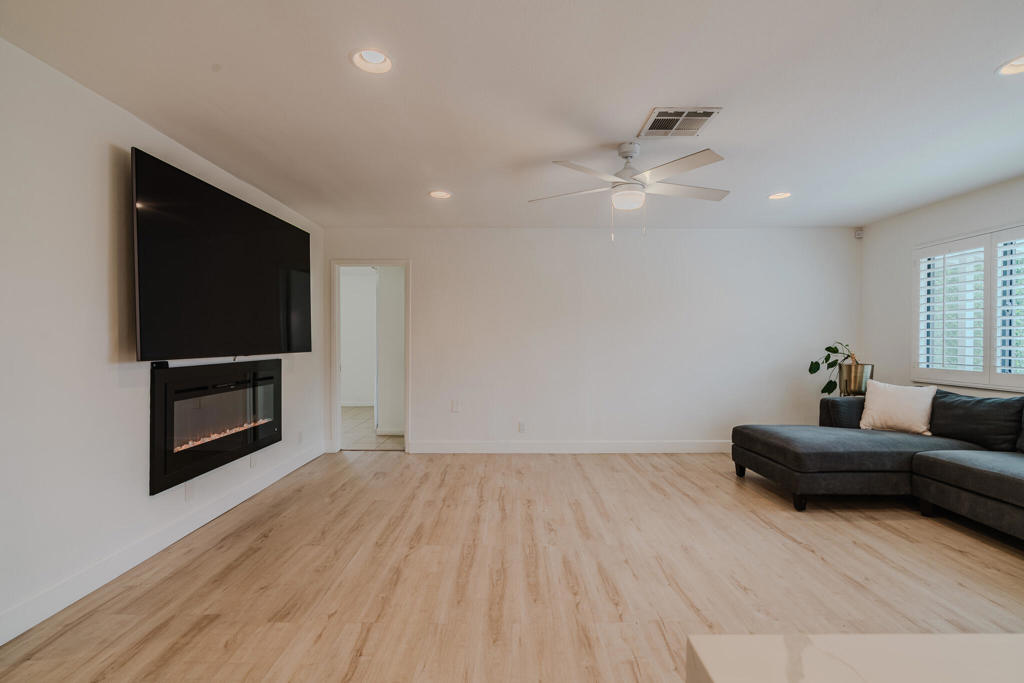 52801 Avenida Alvarado