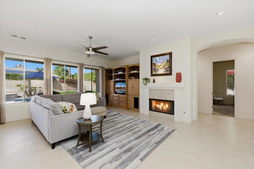 110 Calle Los Hibiscos