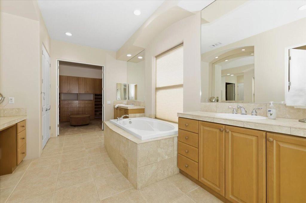 110 Calle Los Hibiscos