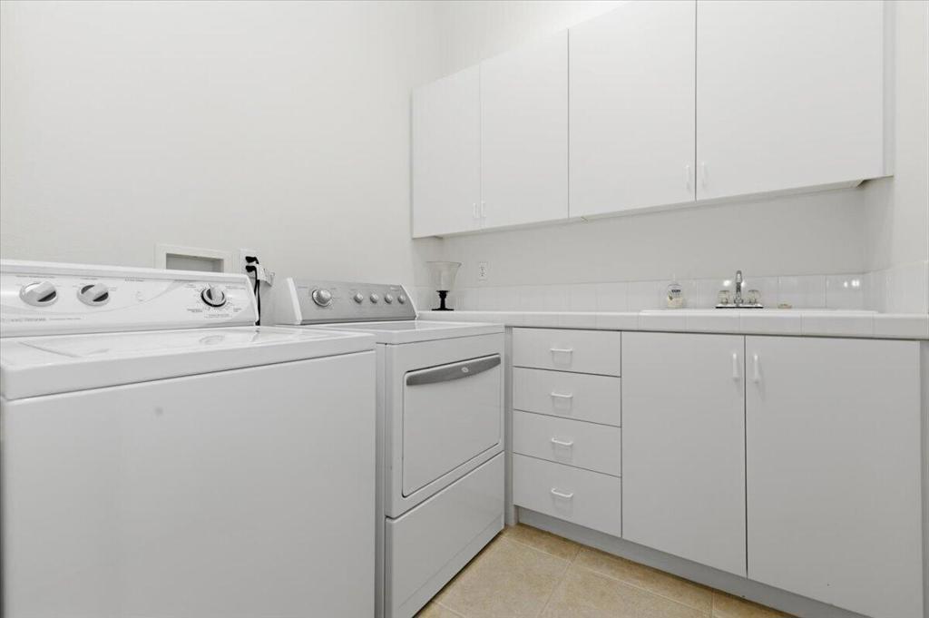 110 Calle Los Hibiscos