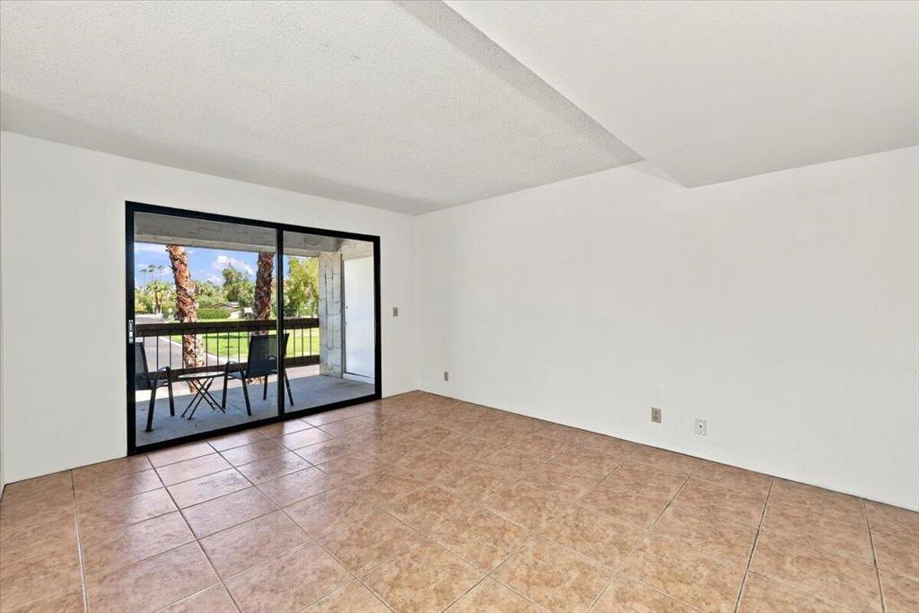 5115 E Waverly Drive D30