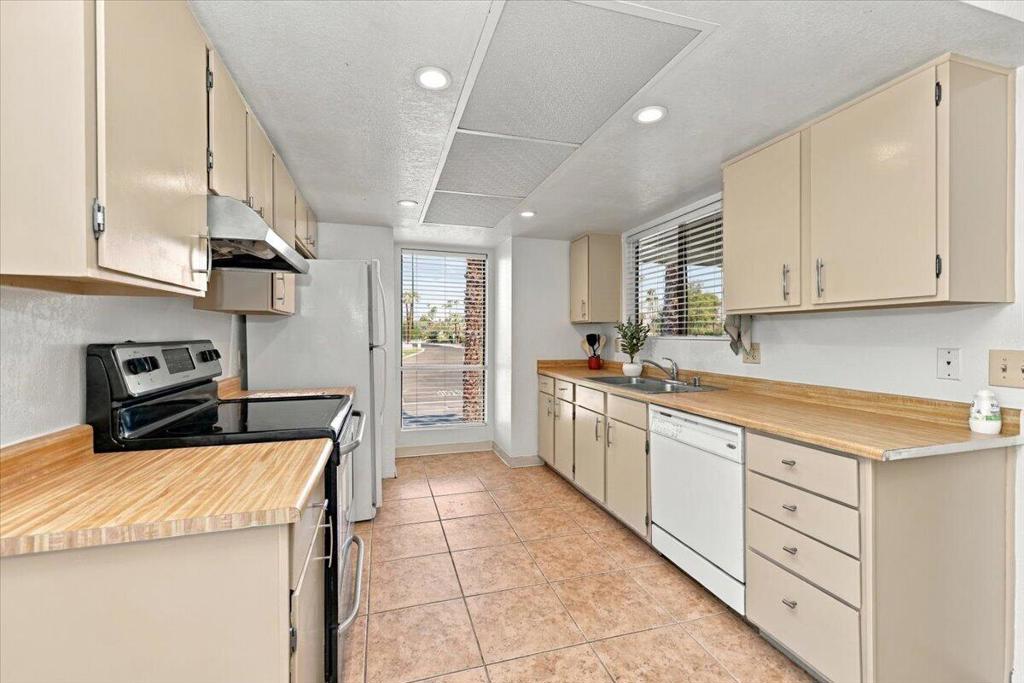 5115 E Waverly Drive D30