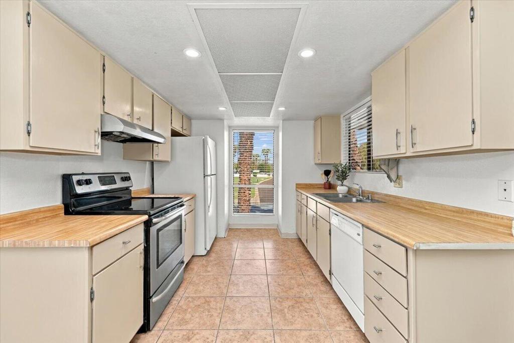 5115 E Waverly Drive D30