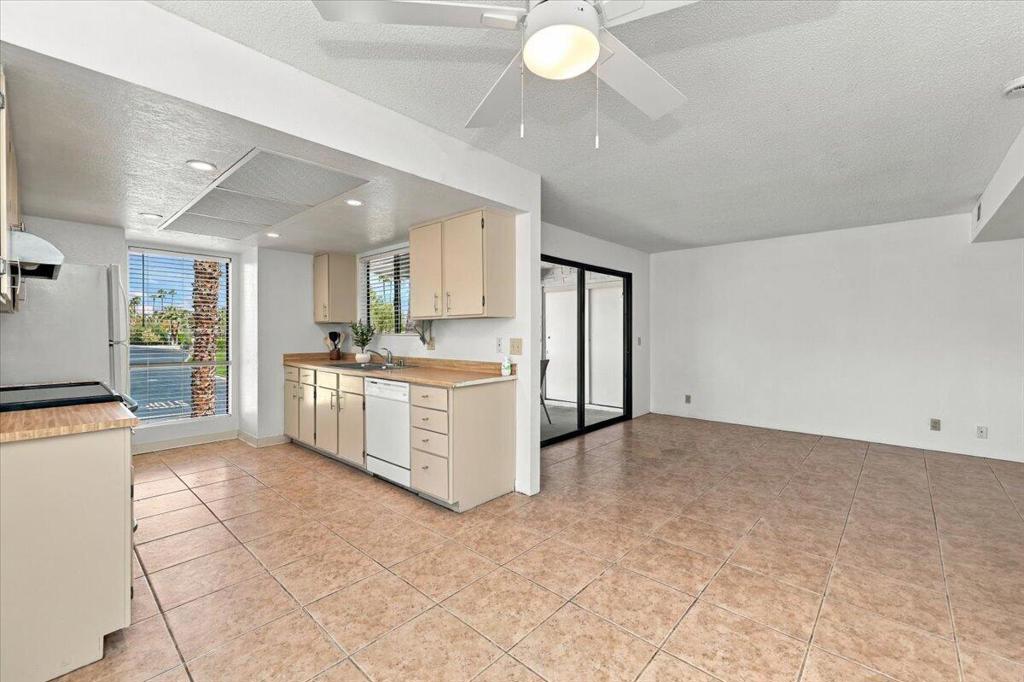 5115 E Waverly Drive D30