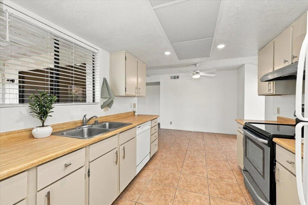 5115 E Waverly Drive D30