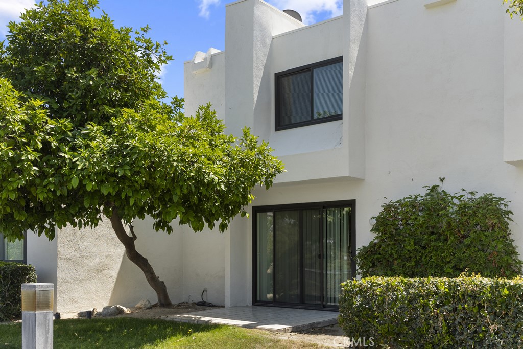 48668 Desert Flower Drive