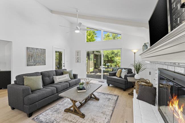 975 W Dunne AVE