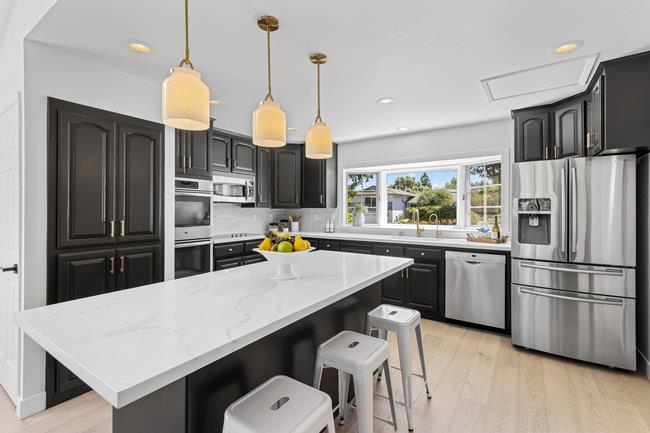 975 W Dunne AVE