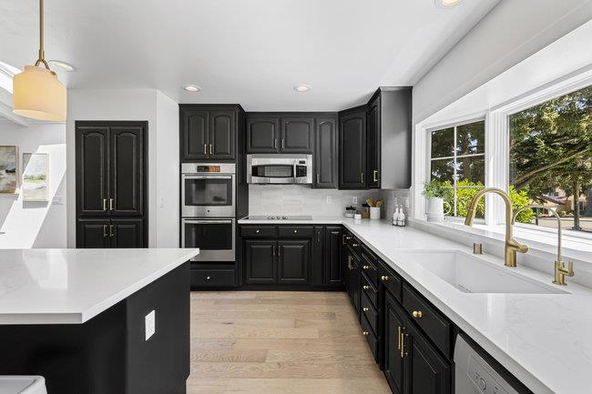 975 W Dunne AVE