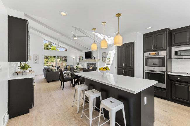975 W Dunne AVE