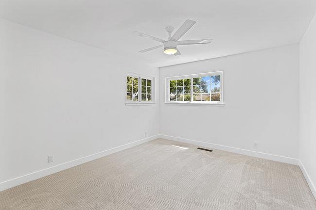 975 W Dunne AVE