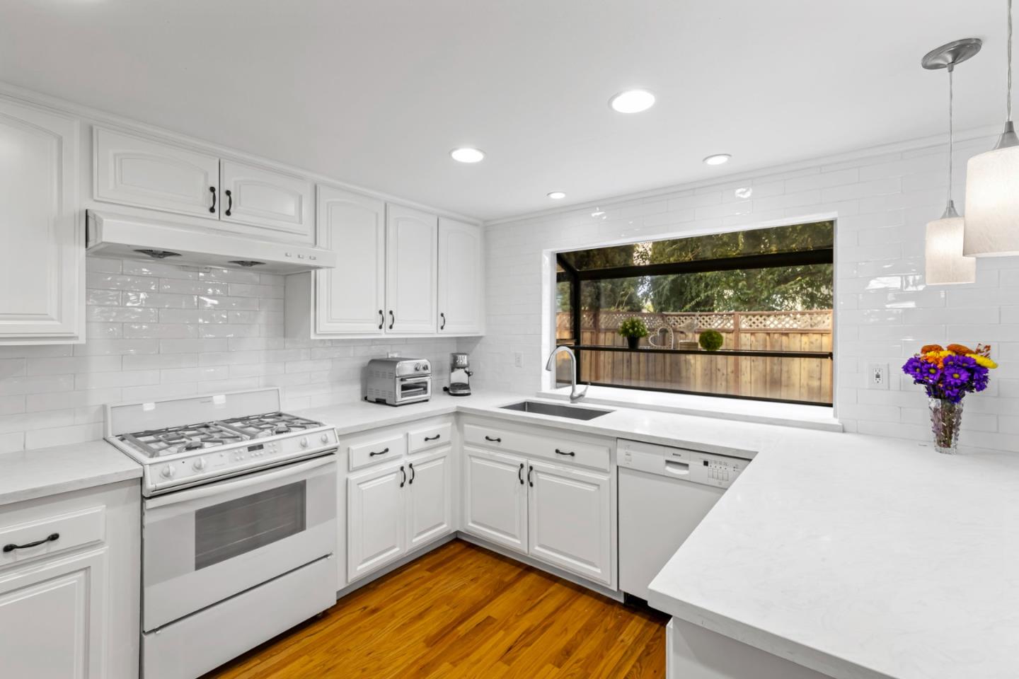 463 Curie DR