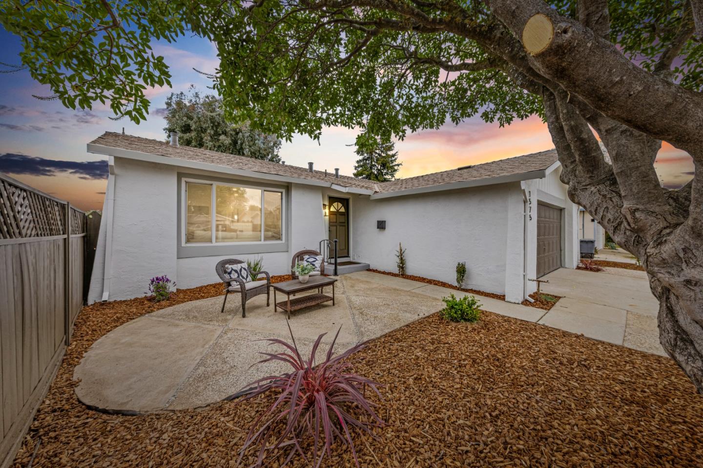 1575 Acacia Way
