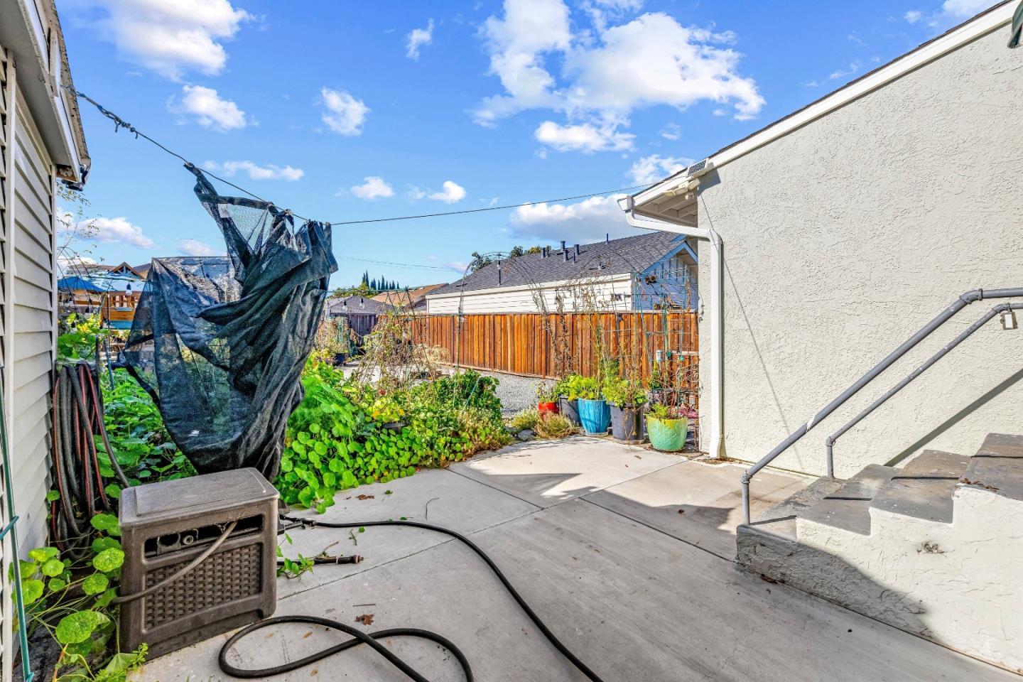1365 Vine Street