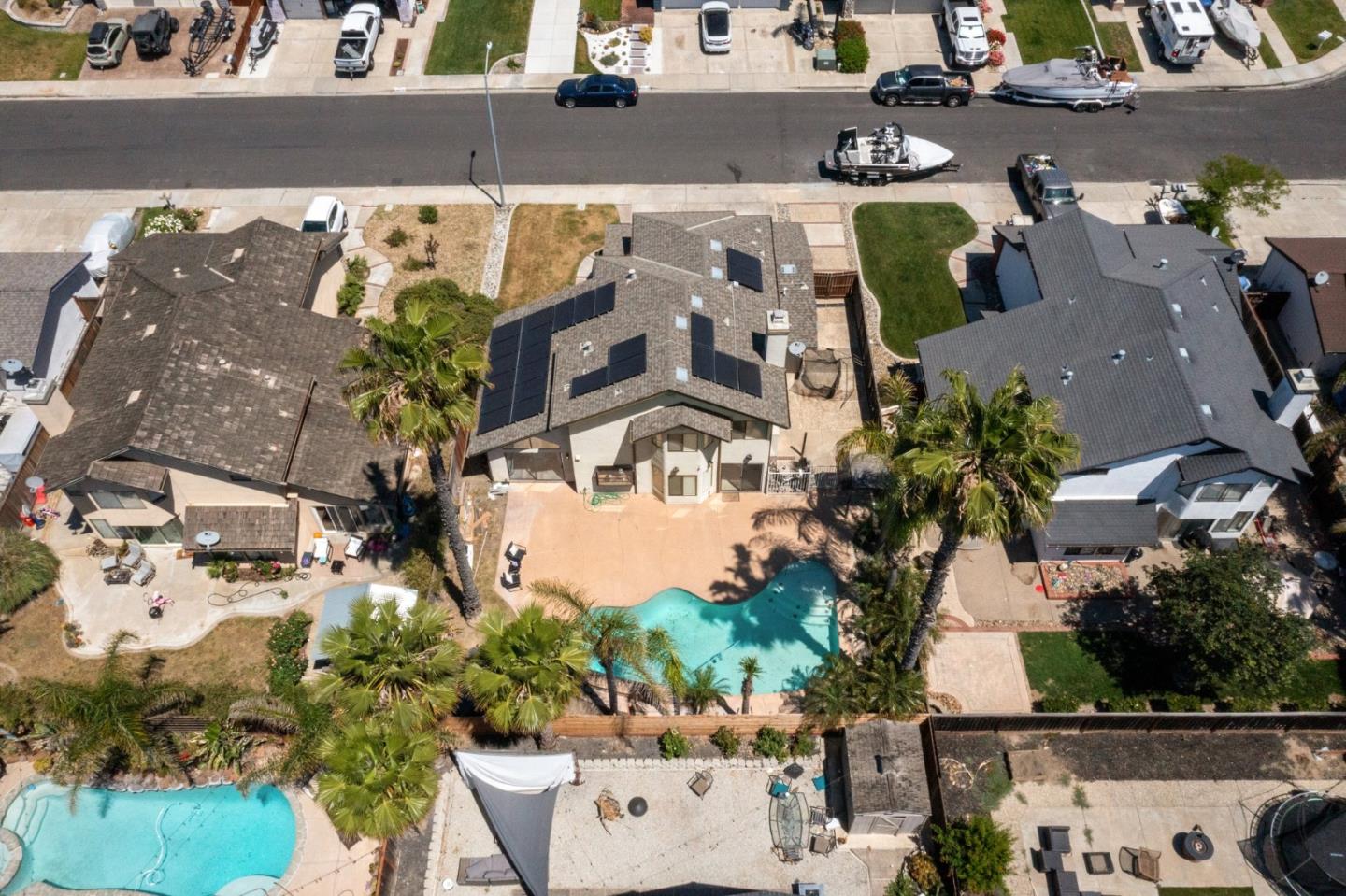 2110 Largo CT