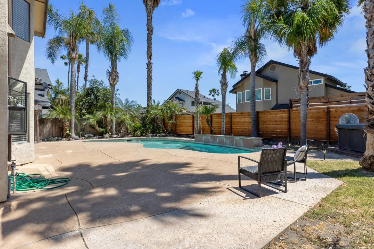 2110 Largo CT