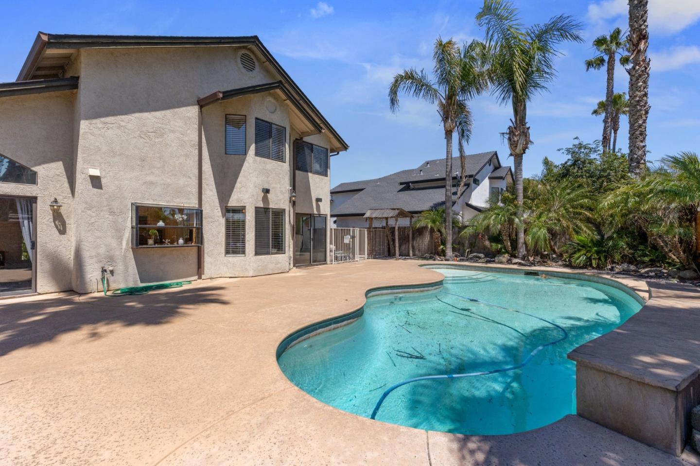 2110 Largo CT
