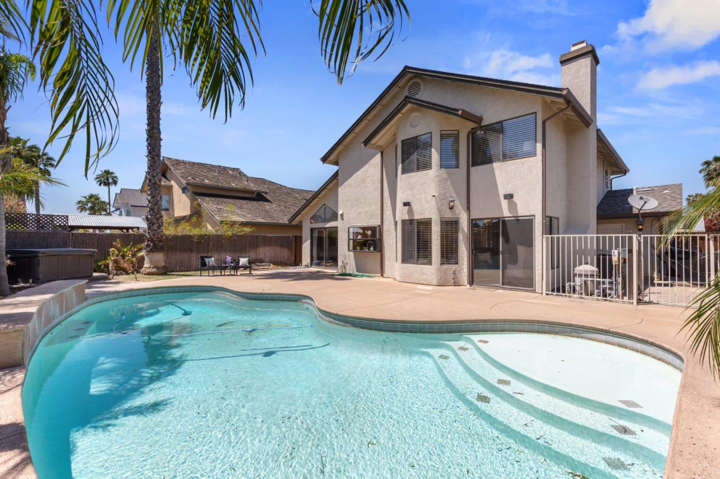 2110 Largo CT